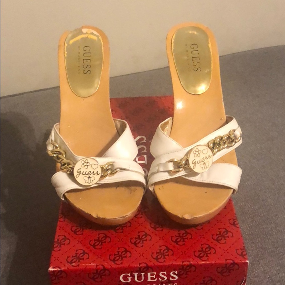 GUESS BY MARCIANO WHITE & GOLD HEELS